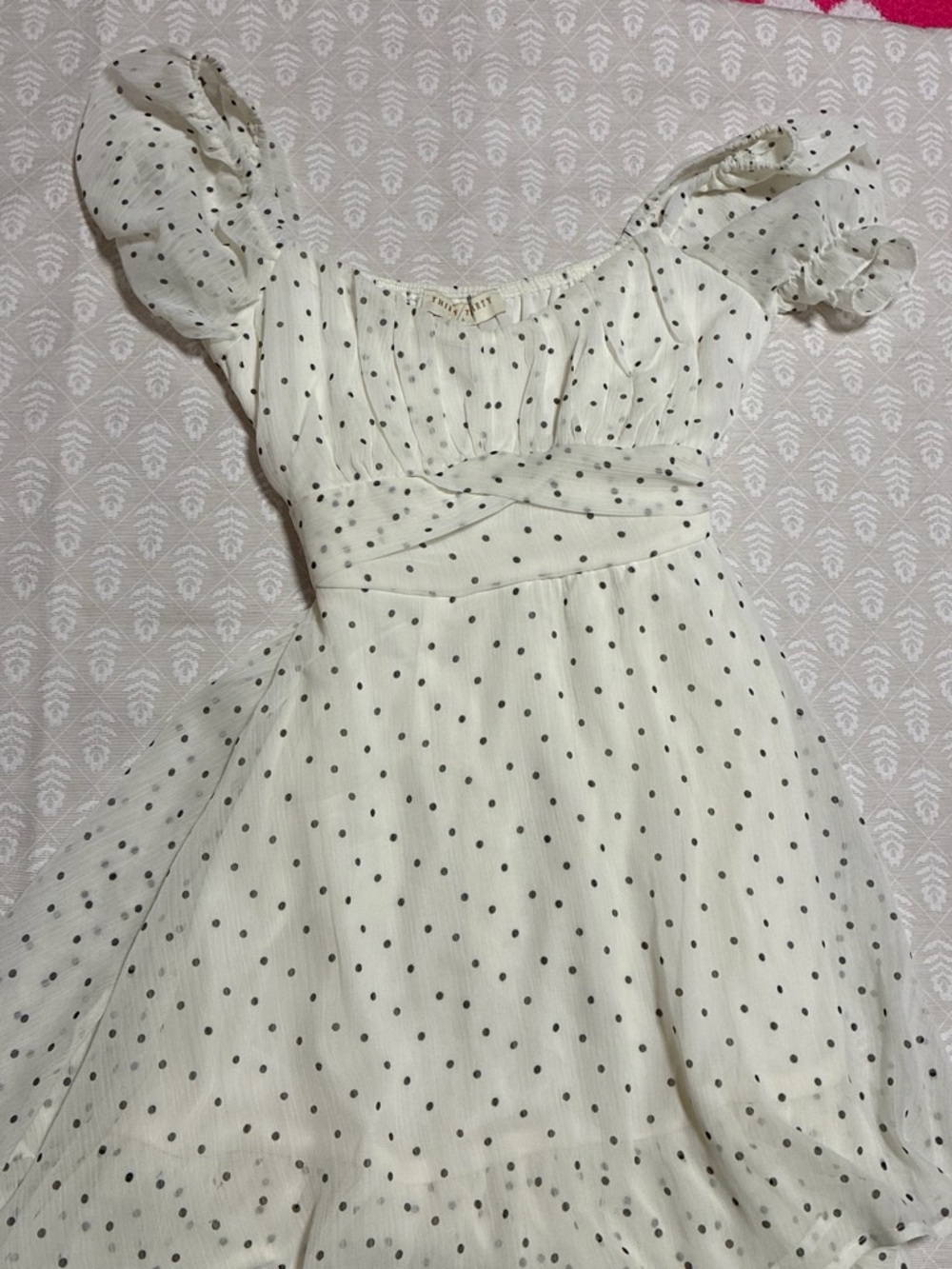 Women’s Cream Polka Dot Puff-Sleeve Dress